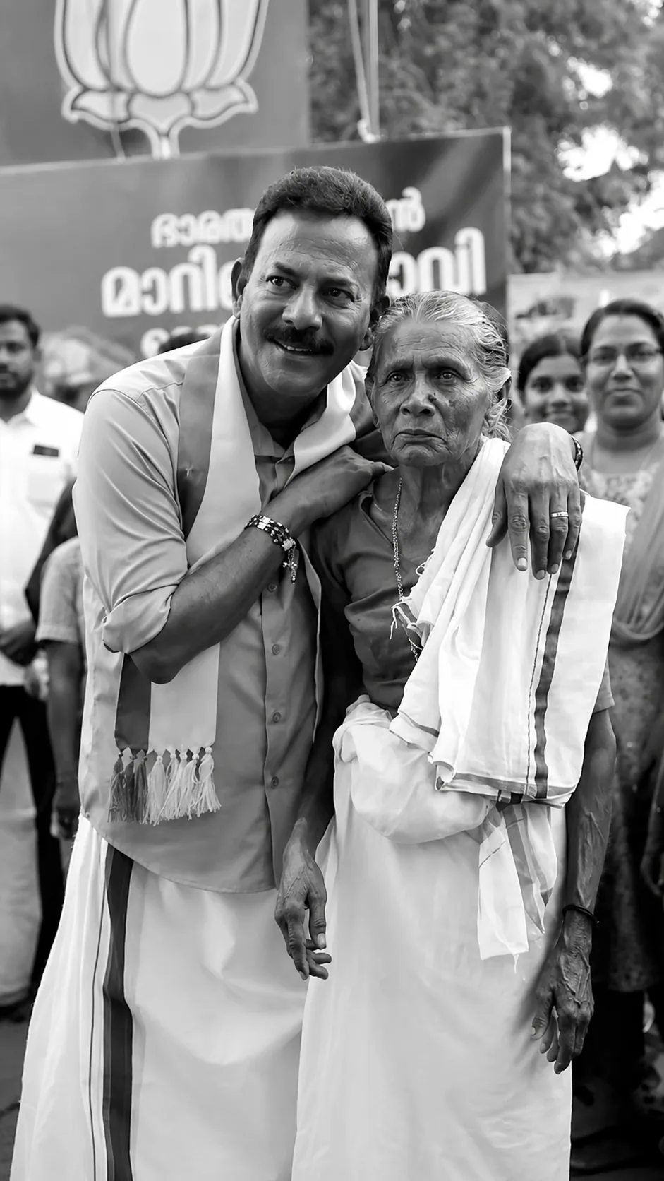 Major Ravi with an elderly woman during the campaign